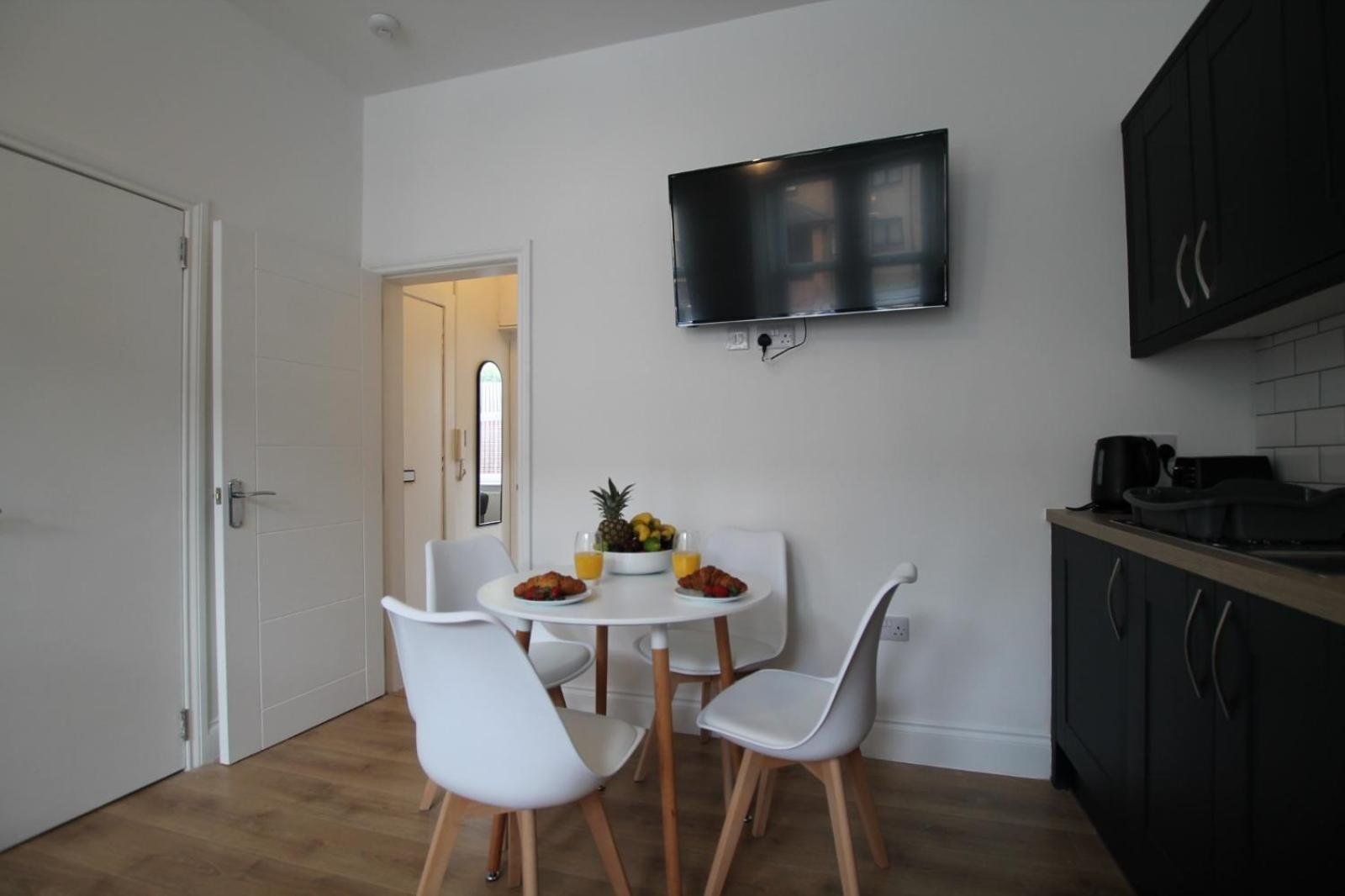 Superb One Bedroom Apartment In Dundee Eksteriør bilde