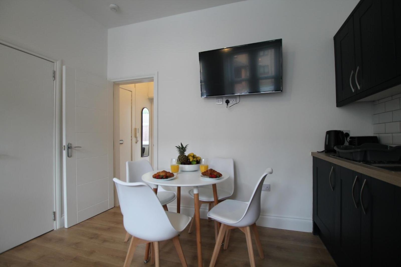 Superb One Bedroom Apartment In Dundee Eksteriør bilde